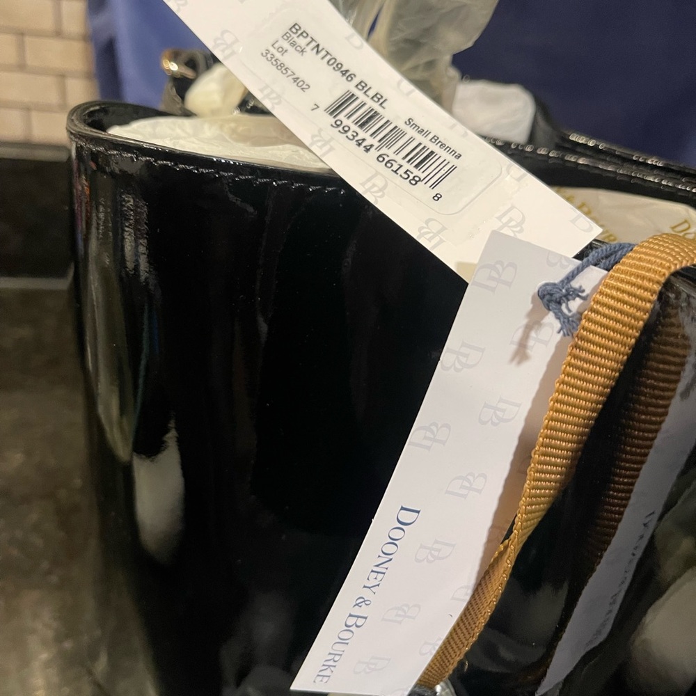 Patent Leather Dooney & Bourke bag - Picture 5 of 8